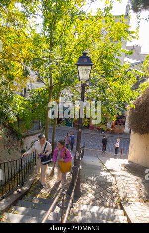 Une vue sur la colline de Montmartre à Paris, France Banque D'Images