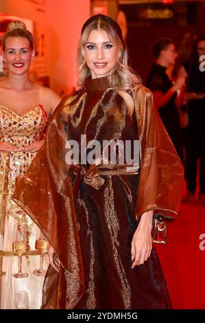 Cathy Hummels BEI der 16. Hope Gala 2024 im Schauspielhaus. Dresde, 26.10.2024 *** Cathy Hummels au 16 Hope Gala 2024 au Schauspielhaus Dresde, 26 10 2024 Foto:XM.xWehnertx/xFuturexImagex Hope 4074 Banque D'Images