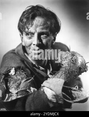 Une publicité Portrait de RICHARD WORDSWORTH comme astronaute Victor Carroon dans LE QUATERMASS XPERIMENT 1955 réalisateur VAL INVITÉ basé sur la BBC Television Play de NIGEL KNEALE scénario RICHARD LANDAU et VAL INVITÉ composent PHILIP LEAKEY musique JAMES BERNARD producteur ANTHONY HINDS Hammer films / films exclusifs Banque D'Images