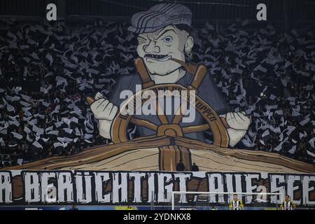 Linz, Autriche. 27 octobre 2024. LINZ, AUTRICHE - OCTOBRE 27 : fans de LASK lors du match de l'Admiral Bundesliga entre LASK et SK Sturm Graz au Raiffeisen Arena le 27 octobre 2024 à Linz, Autriche .241027 SEPA 07 014 - 20241027 PD9805 crédit : APA-PictureDesk/Alamy Live News Banque D'Images