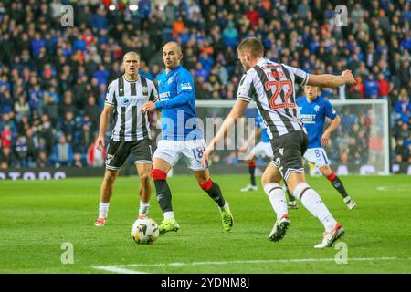 Glasgow, Royaume-Uni. 27 octobre 2024. Les Rangers ont joué à St Mirren au stade Ibrox lors du match William Hill Scottish Premiership. Le score était Rangers 2 - 0 St Mirren. Les buts ont été marqués pour les Rangers par M Diomande, 13 minutes, V Cerny, ^9 minutes et pour St Mirren, Un Gogic, 26 minutes. Crédit : Findlay/Alamy Live News Banque D'Images