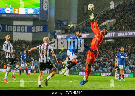 Glasgow, Royaume-Uni. 27 octobre 2024. Les Rangers ont joué à St Mirren au stade Ibrox lors du match William Hill Scottish Premiership. Le score était Rangers 2 - 0 St Mirren. Les buts ont été marqués pour les Rangers par M Diomande, 13 minutes, V Cerny, ^9 minutes et pour St Mirren, Un Gogic, 26 minutes. Crédit : Findlay/Alamy Live News Banque D'Images