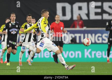Linz, Autriche. 27 octobre 2024. LINZ, AUTRICHE - OCTOBRE 27 : Philipp Ziereis du LASK lors du match de l'Admiral Bundesliga entre le LASK et le SK Sturm Graz au Raiffeisen Arena le 27 octobre 2024 à Linz, Autriche .241027 SEPA 07 064 - 20241027 PD10813 crédit : APA-PictureDesk/Alamy Live News Banque D'Images