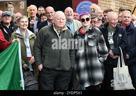 LONDRES, ANGLETERRE : 27 octobre 2024 : le rassemblement irlandais pour un mémorial annuel Terence MacSwiney est organisé pour marquer le 104e anniversaire de la mort du maire de Cork. 25 octobre 1920 : le maire de Cork, Terence McSweeney, meurt à la prison de Brixton après une grève de la faim de 74 jours. Terence McSweeney est connu en Irlande depuis 1920. Ho Chi Minh cite "Une nation qui a un tel citoyen ne se rendra jamais" la commémoration de cette année est également en solidarité avec le peuple de Palestine et du Liban devant la prison de Brixton à Londres, au Royaume-Uni. (Photo de 李世惠/See Li/Picture Capital) Banque D'Images