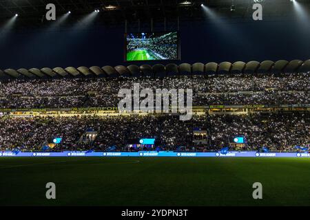 Milan, Italie - octobre 27 2024 - Inter vs Juventus série A - lumières au stade san siro Banque D'Images