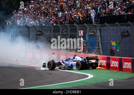 Mexico, Mexique. 27 octobre 2024. 22 TSUNODA Yuki (JAP), Visa Cash App RB F1 Team VCARB 01, action crash, accident, lors du Gran Premio de la Ciudad de Mexico 2024, 20e manche du Championnat du monde de formule 1 2024 du 25 au 27 octobre 2024 sur l'Autodromo Hermanos Rodriguez, à Mexico, Mexique - photo Florent Gooden/DPPI crédit : DPPI Media/Alamy Live News Banque D'Images