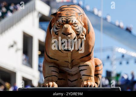 Cincinnati, Ohio, États-Unis. 27 octobre 2024. Cincinnati Bengal Tiger lors d'un match de la NFL contre les Eagles de Philadelphie au Paycor Stadium de Cincinnati, Ohio. John Mersits/CSM/Alamy Live News Banque D'Images