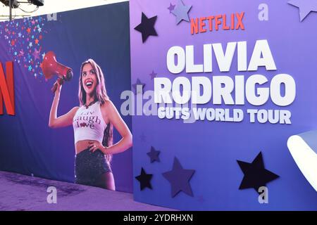 Los Angeles, États-Unis. 25 octobre 2024. Atmosphere assiste à la première de la tournée Olivia Rodrigo : GUTS World Tour de Netflix à NYA EAST le 25 octobre 2024 à Los Angeles, Californie. Photo : Crash/imageSPACE crédit : Imagespace/Alamy Live News Banque D'Images