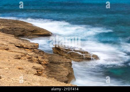 Vue sur la côte ouest de Cala Mesquida, île de Majorque, Espagne Banque D'Images