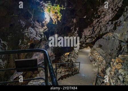 Les grottes de Stiffe sont un complexe karstique situé dans le parc naturel régional de Sirente-Velino. San Demetrio nei Vestini, province de L'Aquila, Abruzzes, Banque D'Images