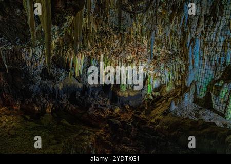 Les grottes de Stiffe sont un complexe karstique situé dans le parc naturel régional de Sirente-Velino. San Demetrio nei Vestini, province de L'Aquila, Abruzzes, Banque D'Images