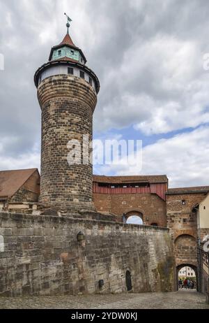 Tour Sinwell (Tour Sinwell) dans le château de Nuremberg, Allemagne, Europe Banque D'Images