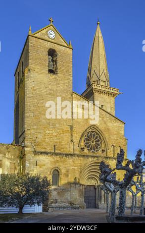 San Pedro est un style roman et gothique, église catholique romaine, Olite, région de Navarre, Espagne, Europe Banque D'Images