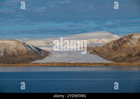 Paysage montagneux, île Axel Heiberg, Nunavut, Arctique canadien, Canada, Amérique du Nord Banque D'Images