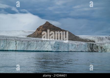 Glacier sur l'île Belcher, île Devon, Nunavut, Arctique canadien, Canada, Amérique du Nord Banque D'Images