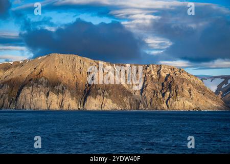 Lever de soleil sur l'île Coburg, Nunavut, Arctique canadien, Canada, Amérique du Nord Banque D'Images