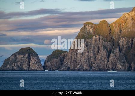 Lever de soleil sur l'île Coburg, Nunavut, Arctique canadien, Canada, Amérique du Nord Banque D'Images