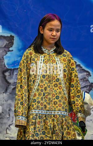 Fille inuite en tenue traditionnelle, grise Fjord, communauté la plus nordique en Amérique, Nunavut, Arctique canadien, Canada, Amérique du Nord Banque D'Images