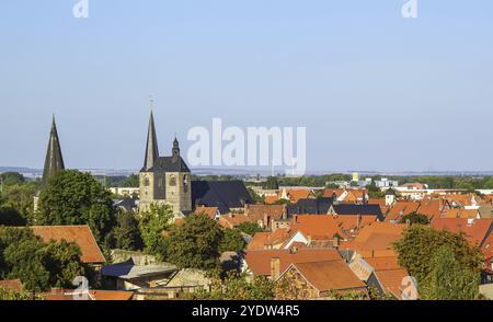 Panorama de Quedlinburg, Allemagne. Quedlinburg est une ville située au nord des montagnes du Harz. En 1994, la cour médiévale et la vieille ville ont été situées sur th Banque D'Images