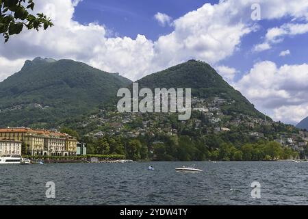 Vue sur la montagne Monte Bre et le lac de Lugano, Suisse, Europe Banque D'Images