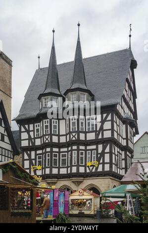 Hôtel de ville d'Alsfeld sur la place principale à noël, Allemagne, Europe Banque D'Images