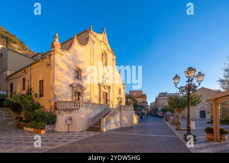 Église San Giuseppe, Piazza IX aprile, Taormine, Messine, Sicile, Italie, Méditerranée, Europe Banque D'Images