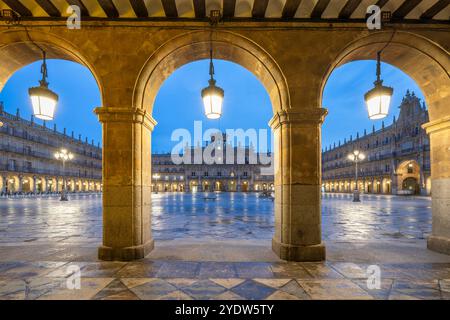 Plaza Mayor (place principale), Salamanque, site du patrimoine mondial de l'UNESCO, Castille-et-Léon, Espagne, Europe Banque D'Images