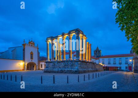 Temple de Diane, temple romain, site du patrimoine mondial de l'UNESCO, Evora, Alentejo, Portugal, Europe Banque D'Images