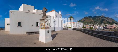 Vue de l'église Chiesa del Soccorso, Forio, île d'Ischia, Campanie, Italie, Europe Banque D'Images