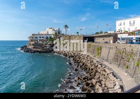 Vue de l'église Chiesa del Soccorso, Forio, île d'Ischia, Campanie, Italie, Europe Banque D'Images