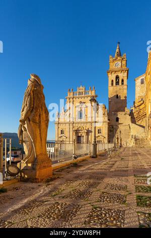 Cathédrale San Giorgio Martire, Caccamo, Palerme, Sicile, Italie, Méditerranée, Europe Banque D'Images