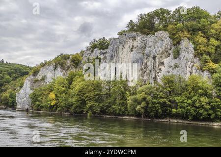 Les rives rocheuses du Danube près de Kelheim, Allemagne, Europe Banque D'Images