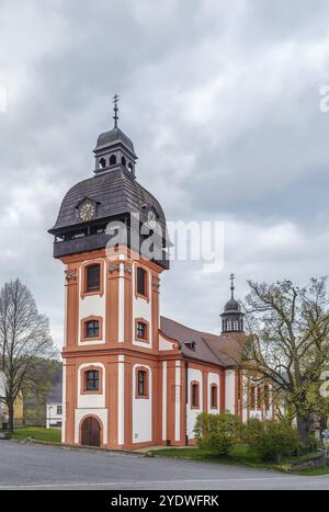 Église de la naissance de Saint Jean-Baptiste à Valec, République tchèque Banque D'Images