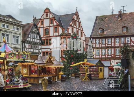 Place principale historique d'Alsfeld avec marché de noël, Allemagne, Europe Banque D'Images