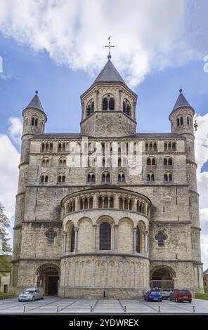 L'abbaye de Nivelles, est une ancienne abbaye impériale du Saint-Empire romain germanique fondée vers 650. Il est situé dans la ville de Nivelles dans la province de Wal Banque D'Images