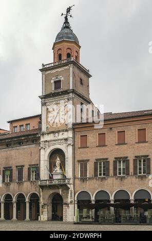 La mairie de Modène a été construite aux XVIIe et XVIIIe siècles à partir de plusieurs édifices préexistants construits à partir de 1046 comme bureaux municipaux Banque D'Images