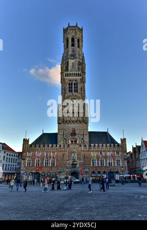 Beffroi sur la Grand place à Bruges, Belgique. Banque D'Images