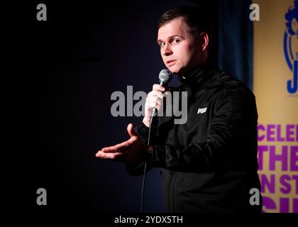 Nick Everritt jouant au Joker Comedy Club, Southend-on-Sea, Essex © Clarissa Debenham (film Free Photography) / Alamy Banque D'Images