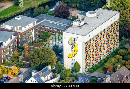 Luftbild, Neuseeland Goch Wohnanlage Wohnsiedlung Baugebiet und Neubau, Thomas Baumgärtel Künstler am Hochhaus mit Graffiti banane und Beuys-Hut, Goch, Niederrhein, Nordrhein-Westfalen, Deutschland ACHTUNGxMINDESTHONORARx60xEURO *** vue aérienne, Nouvelle-Zélande complexe résidentiel zone de construction immobilière et nouvelle construction, Thomas Baumgärtel artiste sur un immeuble de grande hauteur avec Rhénanie-Rhénanie-Rhénanie-Rhénanie-Westphalie Banque D'Images