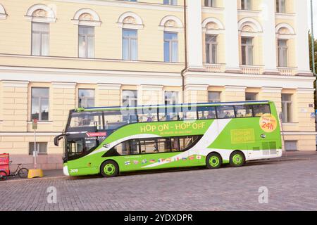 Bus touristique à arrêts multiples à Helsinki, Finlande Banque D'Images