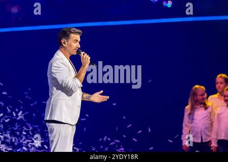 Dortmund Schlagersaenger und Moderator Florian Silbereisen beim Auftritt in der ARD Fernsehsendung SCHLAGERBOOOM 2024 ALLES FUNKELT ALLES GLITZERT live AM 19.10.2024 aus Dortmund Schlagersaenger und Moderator Florian 19.10.2024 pe Silbereisen beim Auftritt in der ARD Fernsehsendung SCHLAGERBOOOM 2024 2024 2024 Banque D'Images