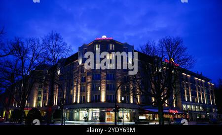 Hambourg, Allemagne. 17 janvier 2024. Vue extérieure de l'hôtel Grand Elysée. Crédit : Christian Charisius/dpa/Alamy Live News Banque D'Images