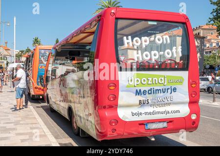 Dubrovnik Croatie, rue Brsalje ulica, point de dépôt, bus touristique à arrêts multiples, Balkans croates Europe européenne, voyages de visiteurs Banque D'Images