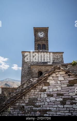 Verticale Stone Gjirokastër forteresse dans le sud de l'Albanie. Monument historique albanais en Europe. Banque D'Images