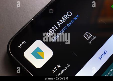 29 octobre 2024, Portugal. Dans cette illustration photo, le logo de l'application ABN AMRO est affiché sur l'écran d'un smartphone Banque D'Images