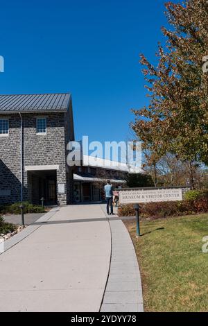 Gettysburg, Pennsylvanie, États-Unis – 19 octobre 2024 : le musée et le centre d'accueil du parc militaire national de Gettysburg exposent des objets, notamment des canons et des armes à feu Banque D'Images