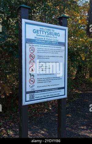 Gettysburg, Pennsylvanie, États-Unis – 19 octobre 2024 : panneaux au musée et centre d'accueil du parc militaire national de Gettysburg. Banque D'Images