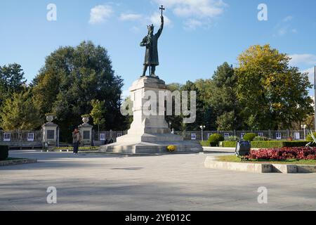 Chisinau, Moldavie. 24 octobre 2024. Le monument Étienne le Grand dans le centre-ville Banque D'Images