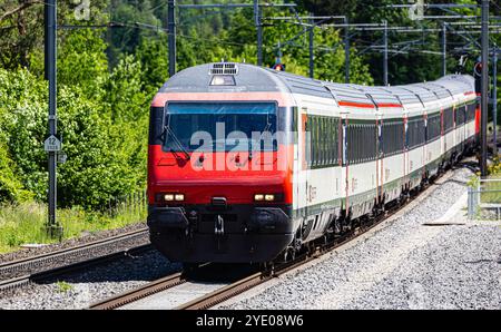 Böztal, Suisse, 19 mai 2024 : le CFF Eurocity va de Zurich à Bâle dans le haut Fricktal. (Photo Andreas Haas/dieBildmanufaktur) Banque D'Images