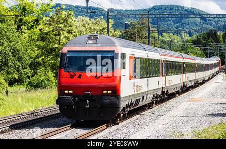 Böztal, Suisse, 19 mai 2024 : le CFF Eurocity va de Zurich à Bâle dans le haut Fricktal. (Photo Andreas Haas/dieBildmanufaktur) Banque D'Images